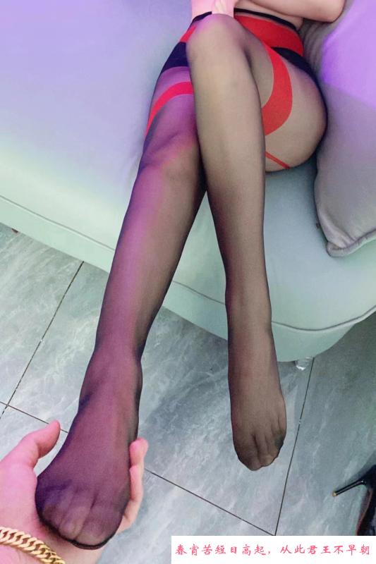 光谷翘臀小姐姐 第4张