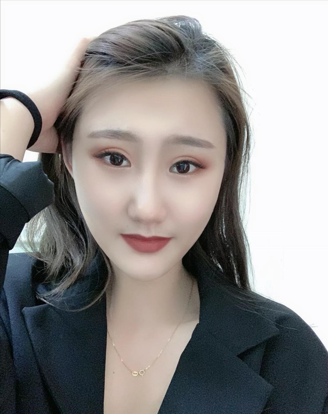 温柔体贴的大胸妹子，接吻调情样样行 第1张