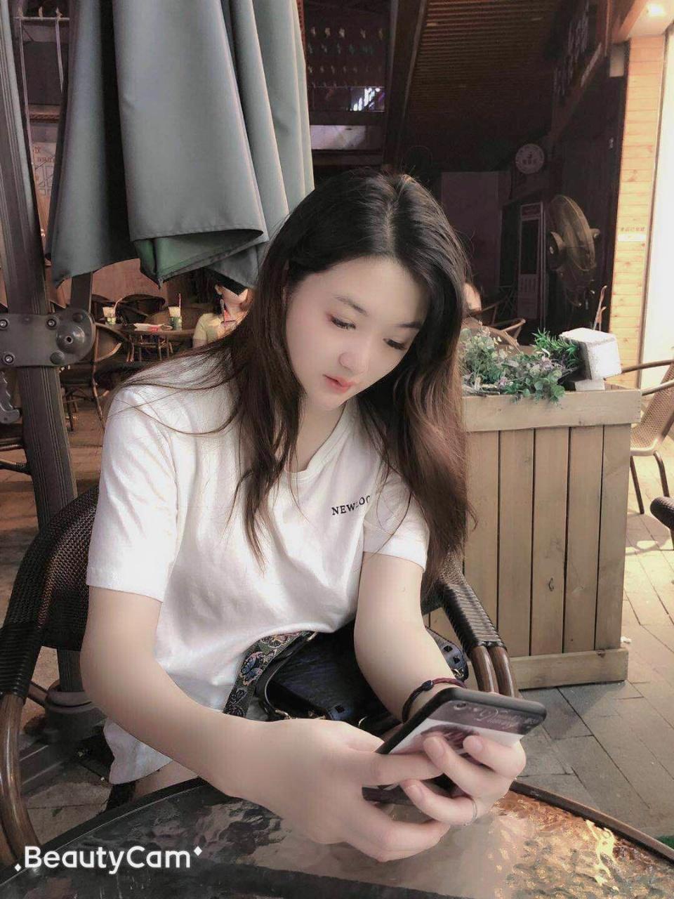 很白很乖的湖南妹纸 第1张