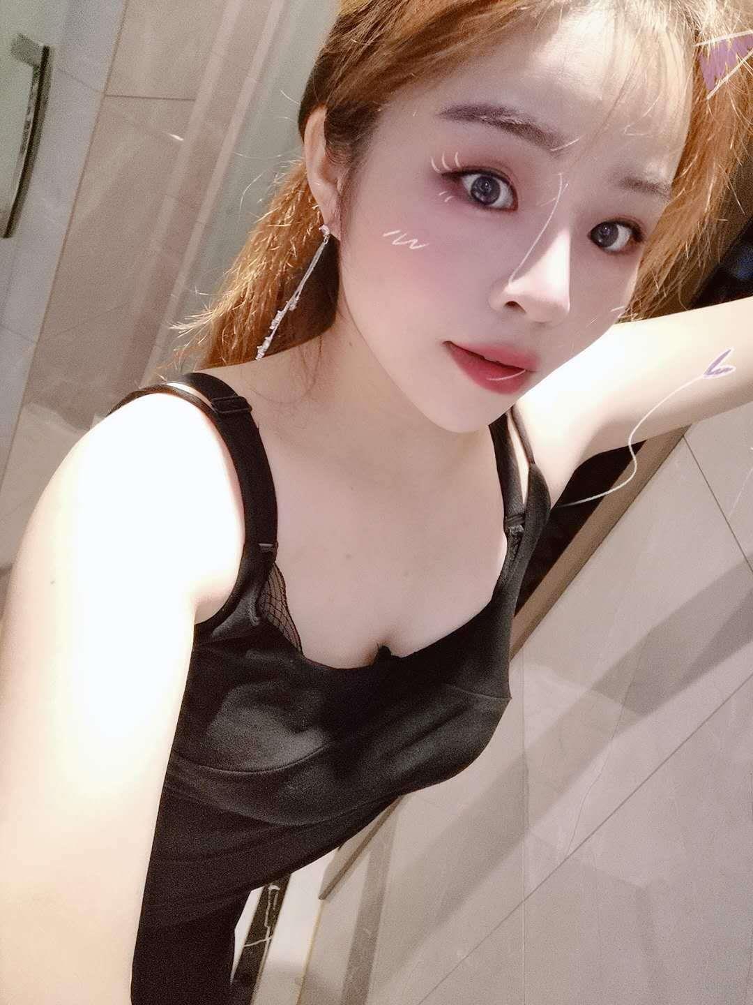 会展城美的林城刚发现的大波妹，值得一发 第2张
