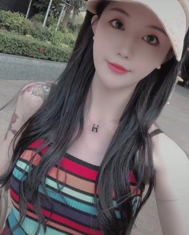 龙华菲菲:白净可爱年龄小,水多羞涩后入爽 第2张