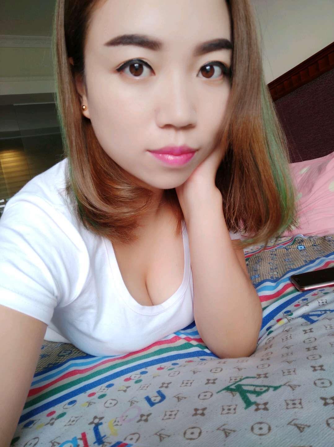 在中山找的一大胸美女，价格实惠 第2张