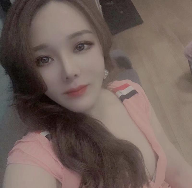草房美女 第1张