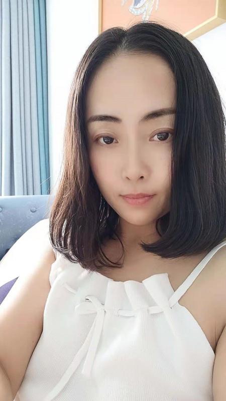 娇小玲珑的少妇 第1张