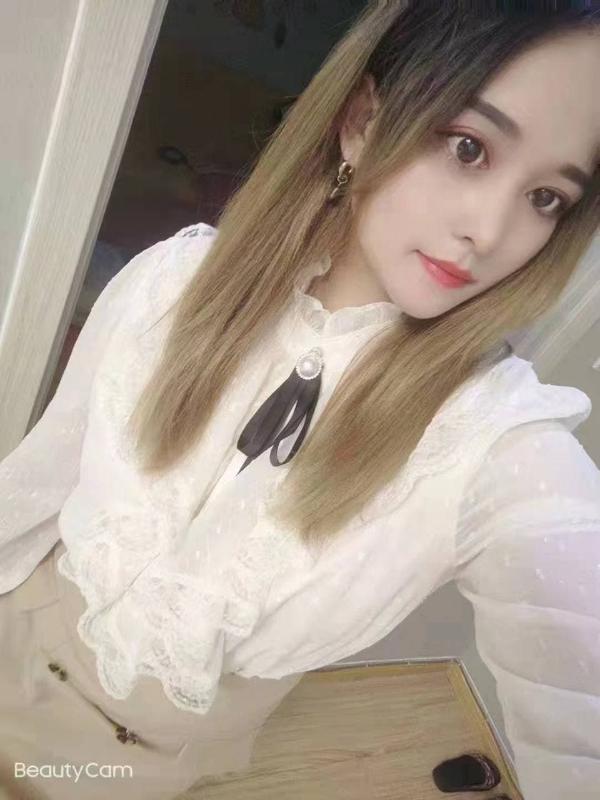 火车站附近不错妹子 第1张