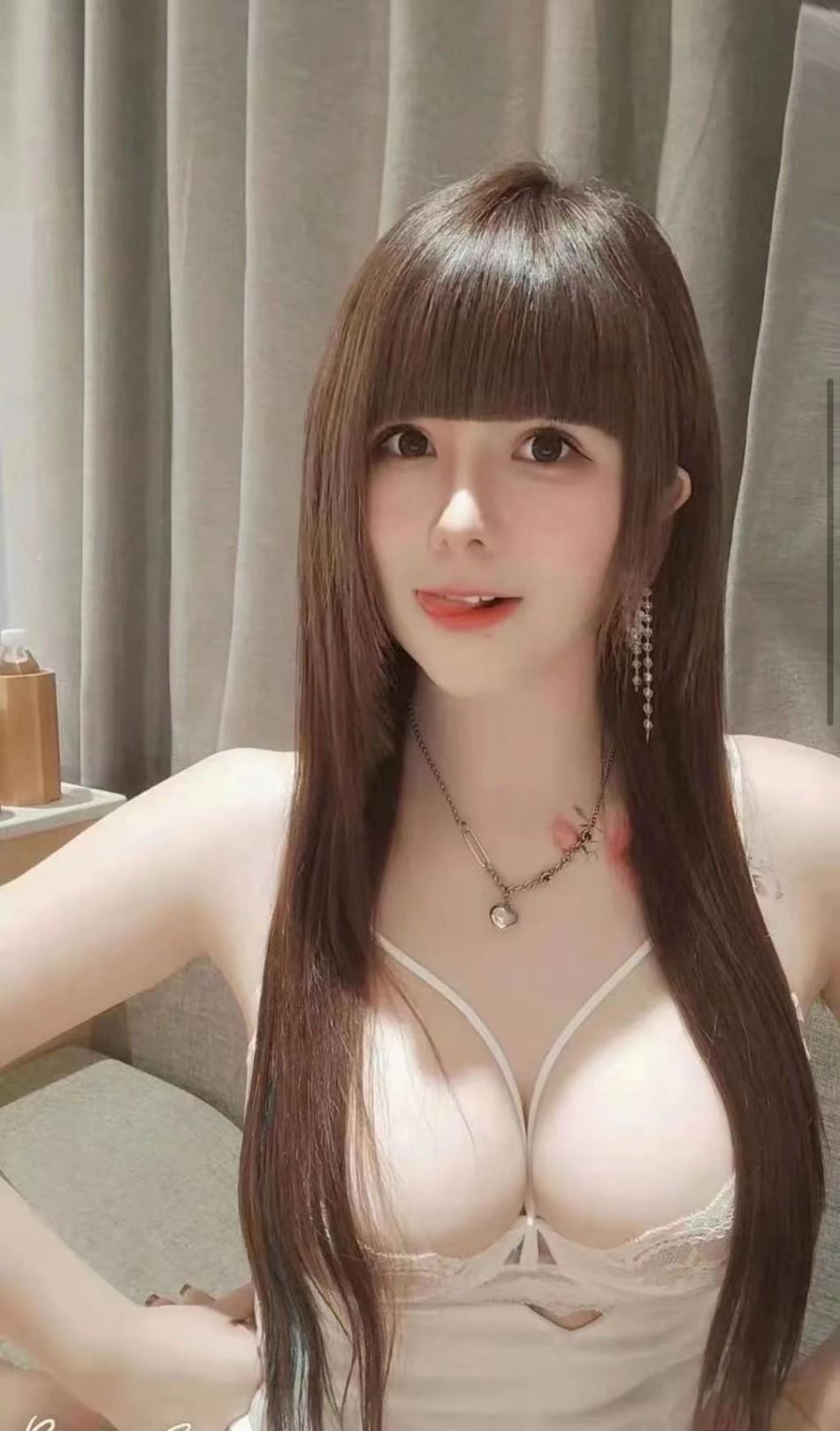 出击兼职大胸妹 第1张