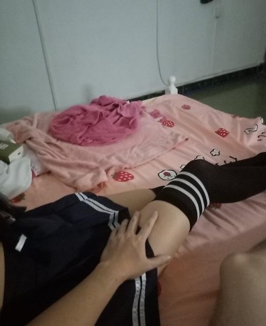 晓港的21岁嫩模灵儿，JK风格学生装长腿 第3张